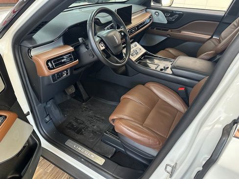Used 2024 Lincoln Aviator Reserve w/ Equipment Group 201A image 8
