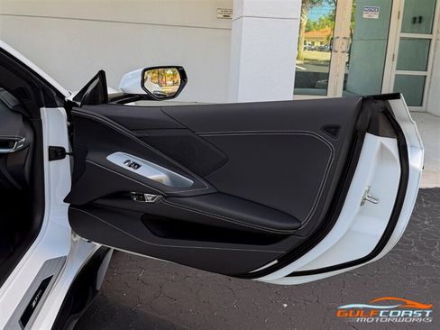 Used 2025 Chevrolet Corvette Z06 RWD image 36