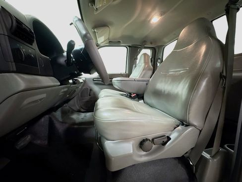 Used 2005 Ford F250 XL image 22