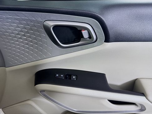 Used 2024 Kia Soul LX image 30