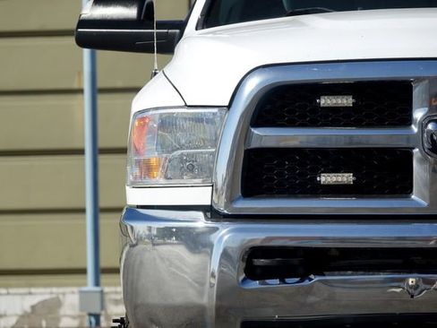 Used 2018 RAM 3500 Tradesman w/ Chrome Appearance Group image 5