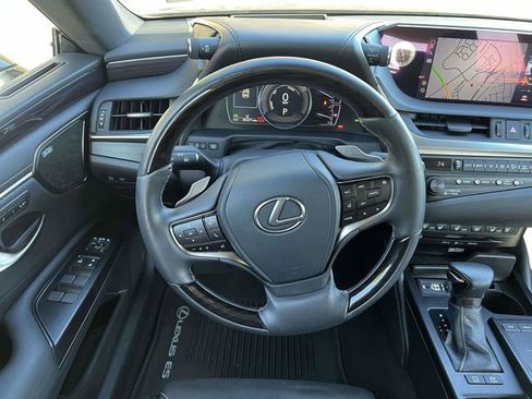 Used 2020 Lexus ES 300h Ultra Luxury image 15