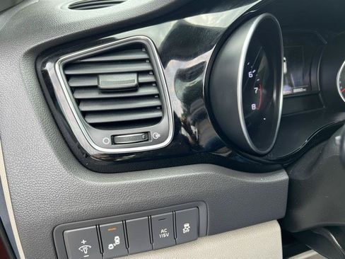 Used 2015 Kia Sedona SX FWD image 24