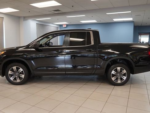 Used 2017 Honda Ridgeline RTL image 2