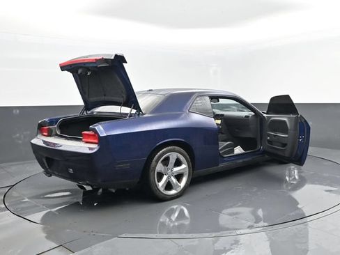 Used 2014 Dodge Challenger SXT Plus RWD image 27