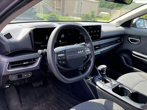 Used 2025 Kia K4 FWD image 5