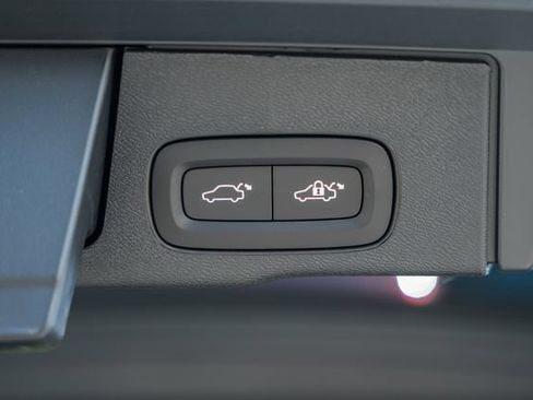 New 2027 Volvo XC60 B5 Ultra AWD/4WD image 11