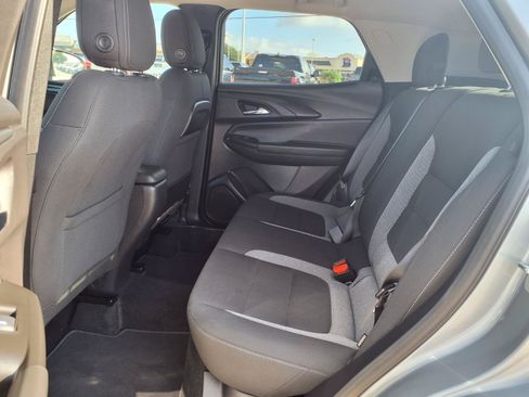 Used 2025 Chevrolet TrailBlazer LT AWD/4WD image 25