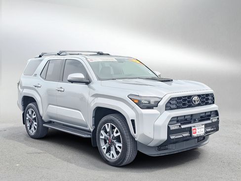 Used 2025 Toyota 4Runner TRD Sport Premium AWD/4WD image 7