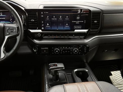 Used 2025 Chevrolet Silverado 1500 High Country w/ High Country Premium Package AWD/4WD image 18