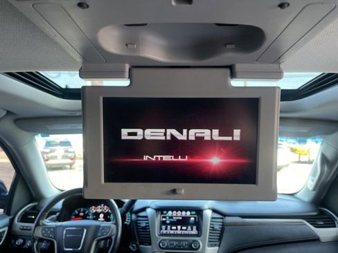 Used 2018 GMC Yukon Denali w/ Denali Ultimate Package image 21