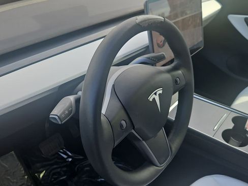 Used 2021 Tesla Model Y Long Range image 2