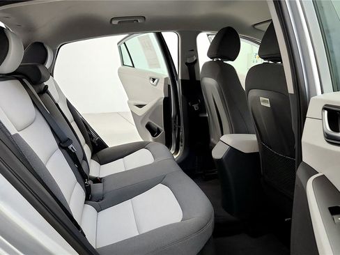 Used 2020 Hyundai Ioniq SEL image 18