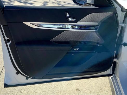 New 2025 BMW 760i xDrive w/ Luxury Rear Seating Package image 10