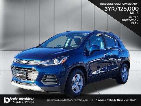 Used 2020 Chevrolet Trax LT w/ LT Convenience Package image 22