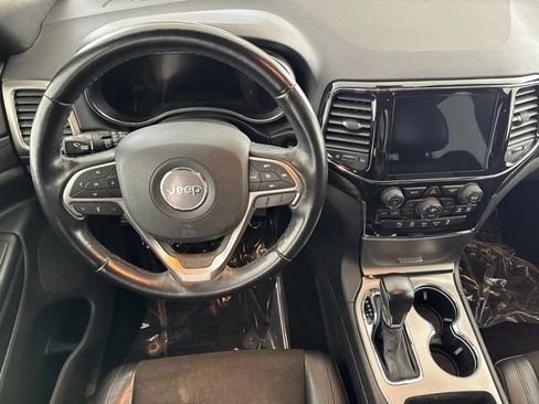 Used 2021 Jeep Grand Cherokee Laredo X AWD/4WD image 24