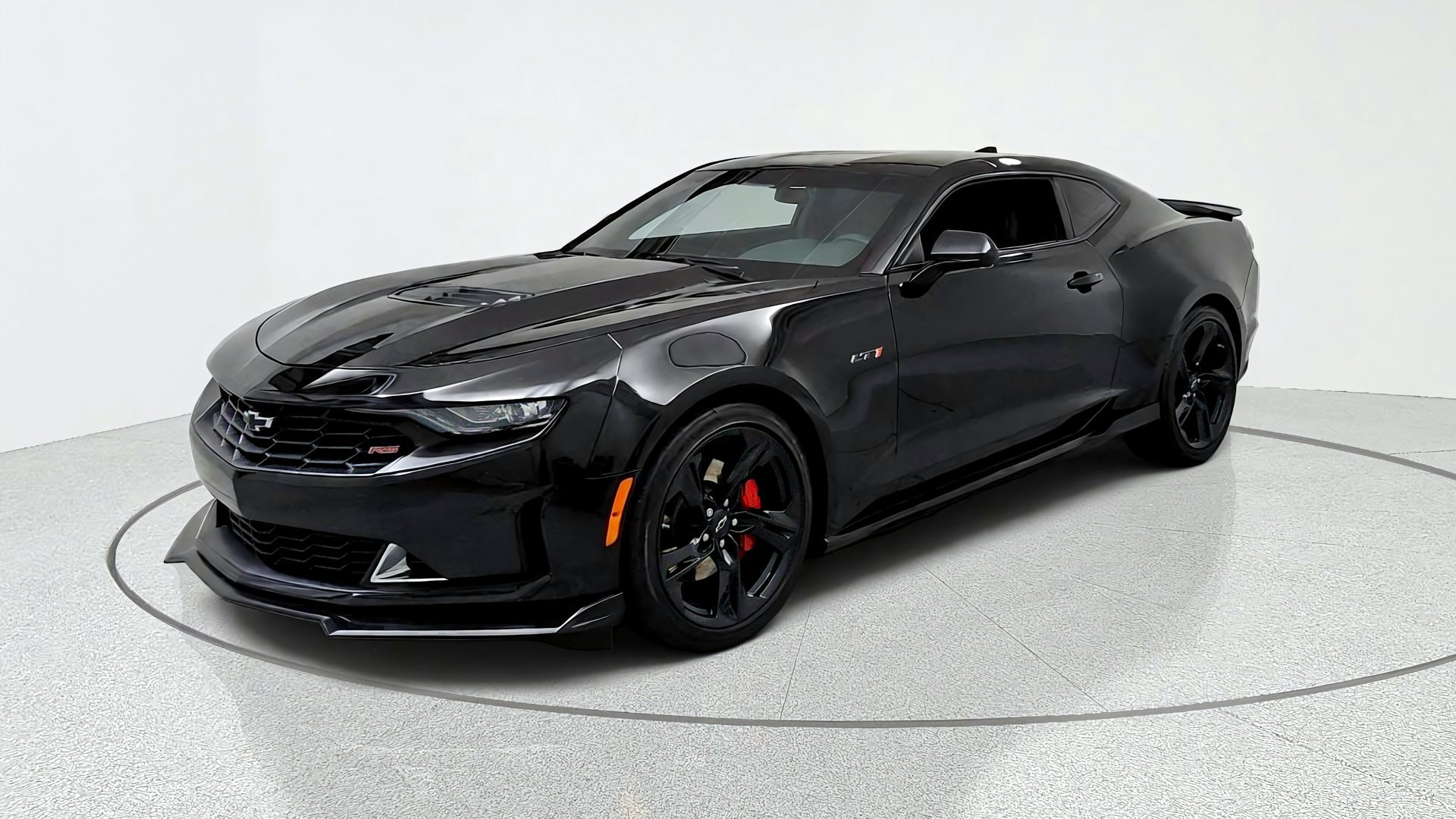 Used 2022 Chevrolet Camaro LT RWD image 1
