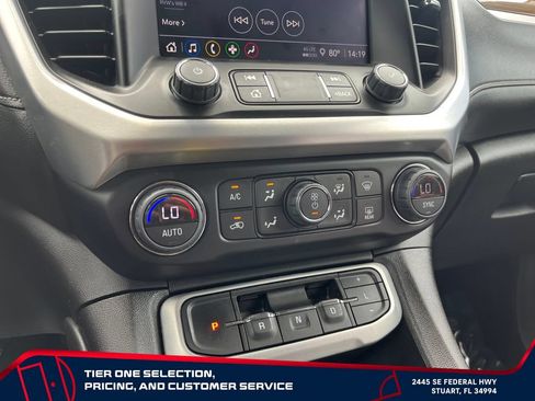Used 2023 GMC Acadia SLE w/ Driver Convenience Package FWD image 30