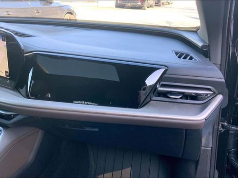 Used 2025 Audi Q5 Premium w/ Convenience Package image 18