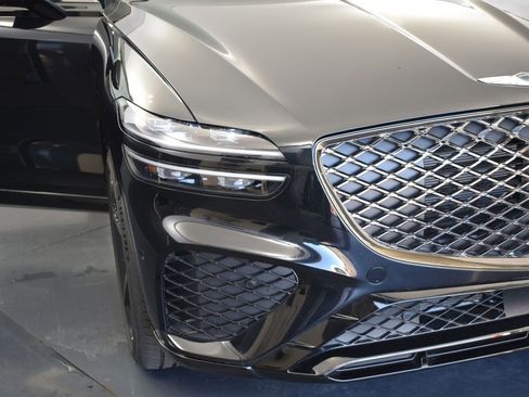 Used 2025 Genesis GV70 2.5T w/ Sport Prestige Package image 11