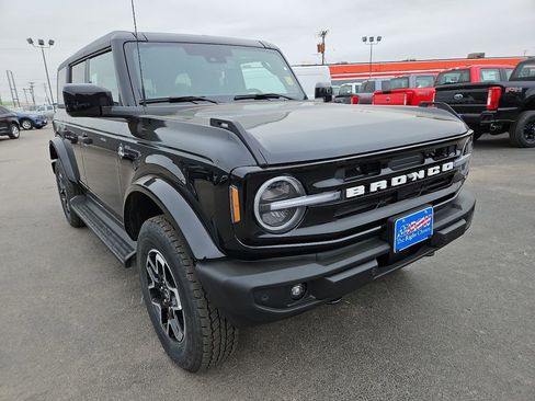 New 2026 Ford Bronco Outer Banks AWD/4WD image 2