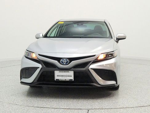 Used 2021 Toyota Camry SE FWD image 2