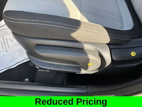 Used 2024 Hyundai Venue SEL image 12