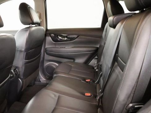 Used 2020 Nissan Rogue SL w/ Premium Package image 29