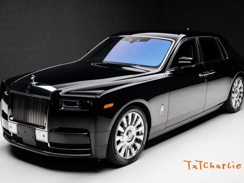 Used 2023 Rolls-Royce Phantom Sedan w/ The Phantom Package RWD image 1