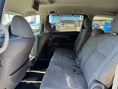Used 2017 Honda Odyssey SE image 12