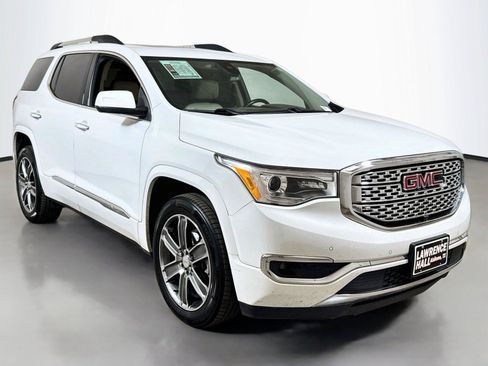 Used 2019 GMC Acadia Denali w/ Technology Package FWD image 3