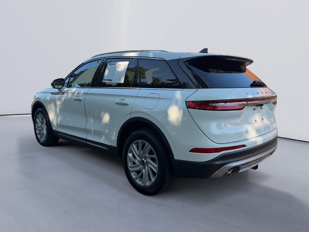 Used 2020 Lincoln Corsair FWD w/ Rear Removable Package Tray image 5