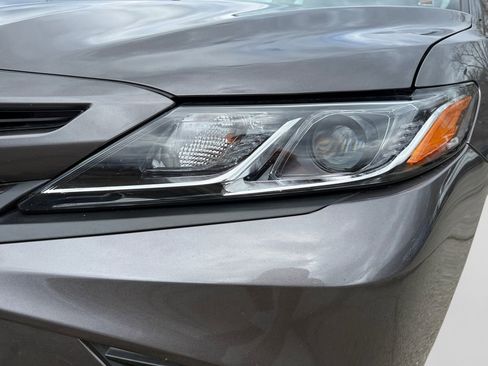 Used 2020 Toyota Camry SE w/ Moonroof Package image 22