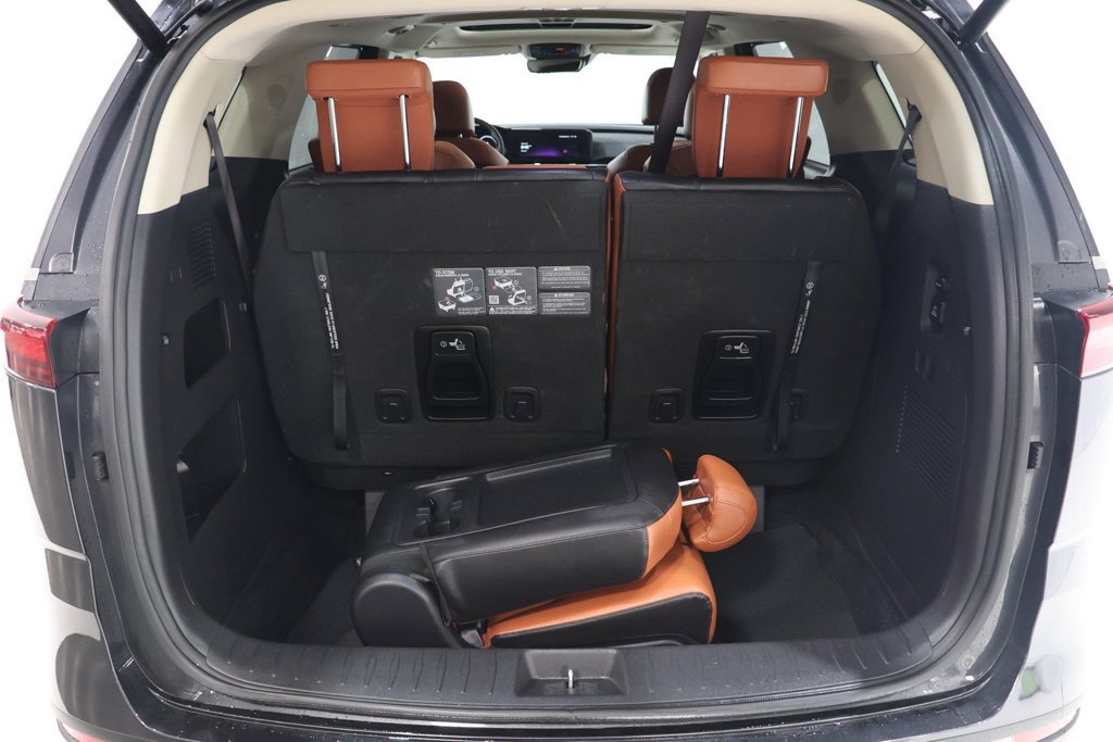 Used 2024 Kia Carnival SX Prestige FWD image 32