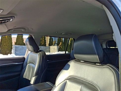 Used 2023 Jeep Grand Cherokee L Limited image 14