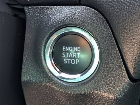 Used 2025 Toyota RAV4 XLE FWD image 19