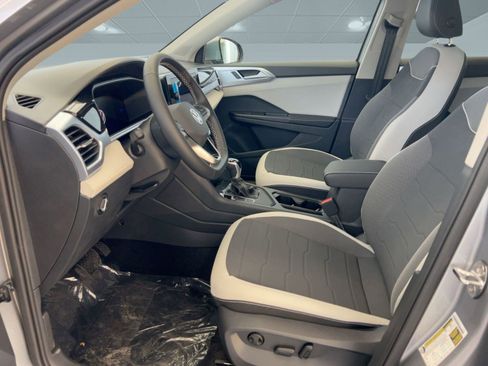 New 2026 Volkswagen Taos SE image 5