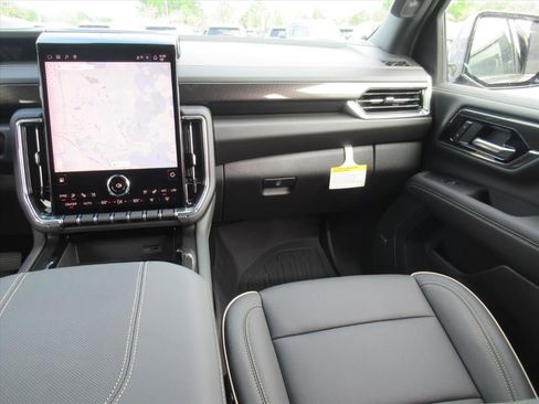 New 2026 GMC Yukon Elevation w/ Elevation Premium Package AWD/4WD image 15
