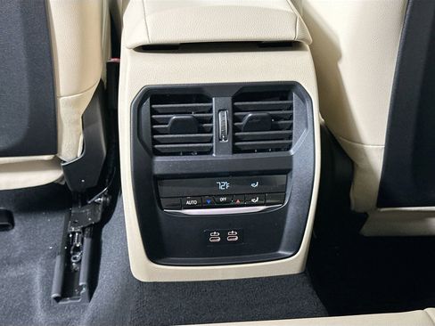 Used 2025 BMW 330i xDrive Sedan w/ M Sport Package image 28