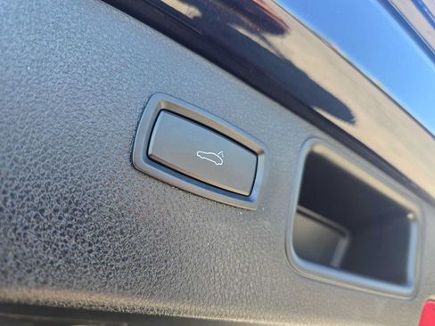 Used 2019 Porsche Macan AWD/4WD image 15