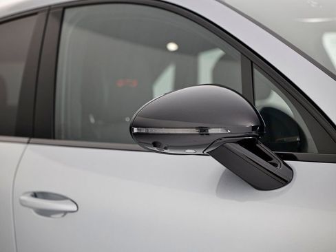 New 2026 Porsche Macan GTS image 15