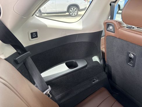 Used 2023 Acura MDX SH-AWD w/ Advance Package image 12