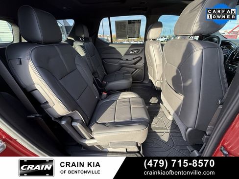 Used 2023 Chevrolet Traverse RS image 31