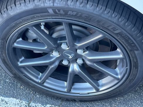 Used 2018 Tesla Model 3 Long Range RWD image 17