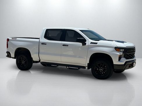 Used 2024 Chevrolet Silverado 1500 Custom Trail Boss w/ LPO, Dark Essentials Package AWD/4WD image 4
