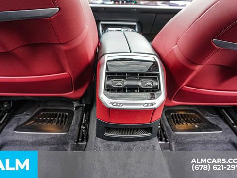 Used 2023 BMW 740i w/ Parking Assistance Package image 31