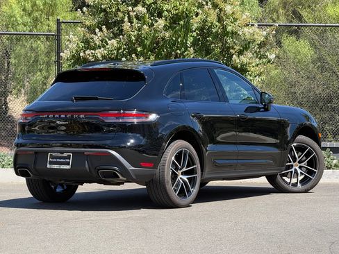 Used 2026 Porsche Macan AWD/4WD image 7