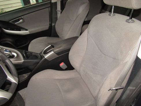 Used 2015 Toyota Prius Four image 15