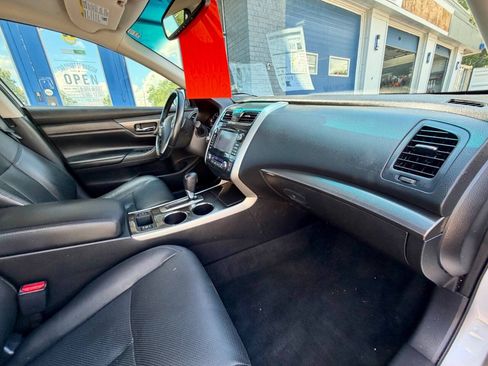 Used 2014 Nissan Altima 2.5 SL w/ Technology Package FWD image 27