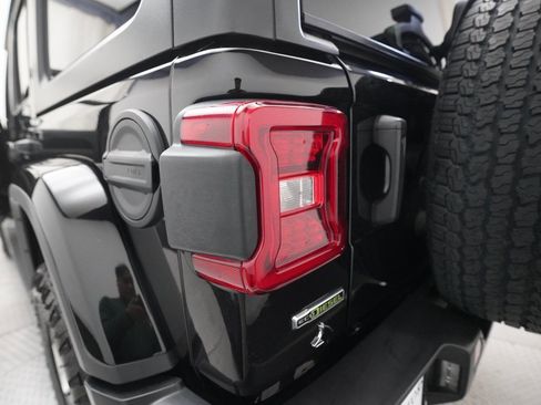Used 2021 Jeep Wrangler Unlimited Sahara image 35